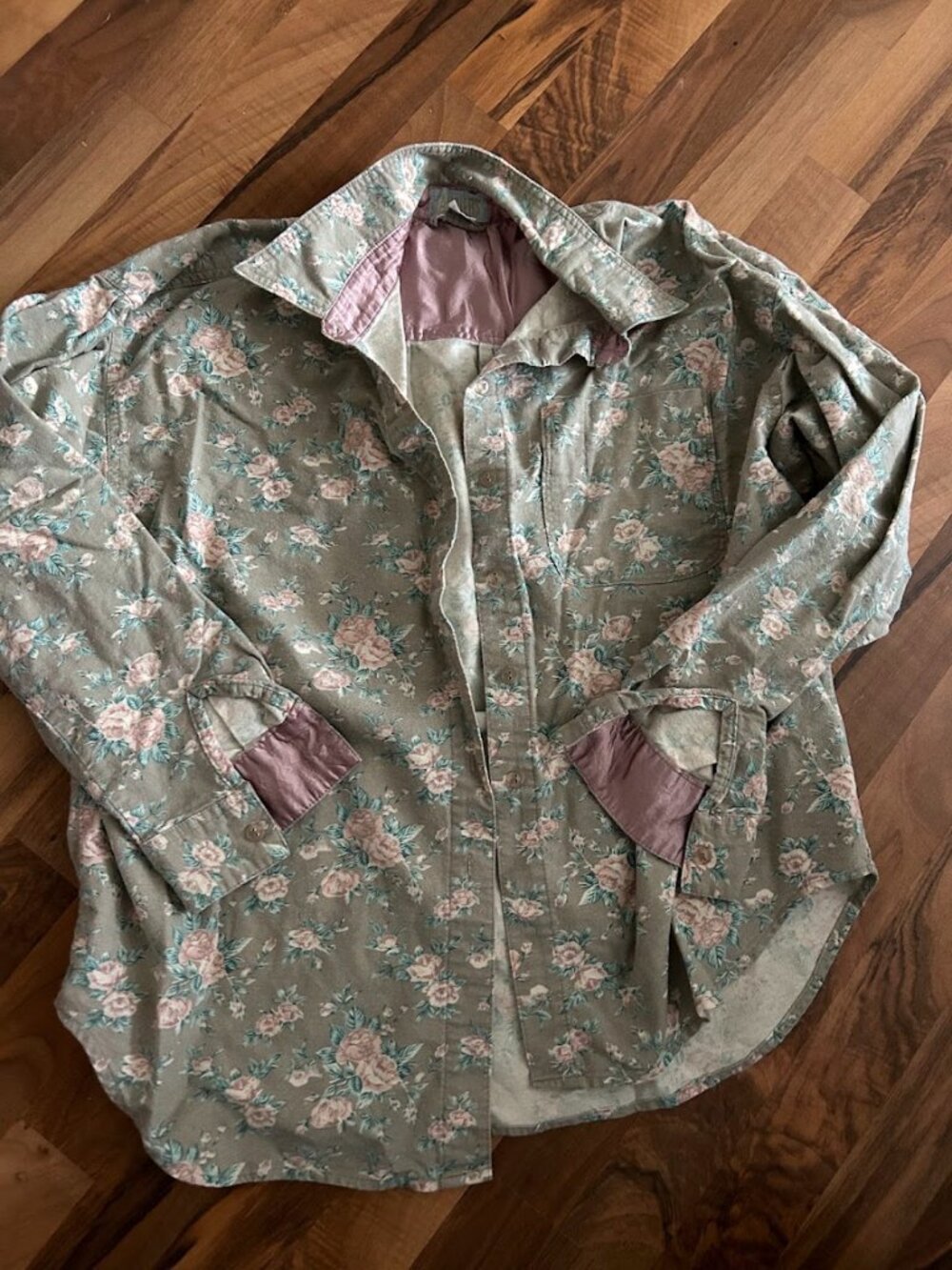 Vintage woman's large floral denim chambray button up cottagecore top Tangiers